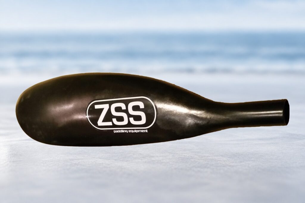 ZSS nylon-reverse original blade on coastal background